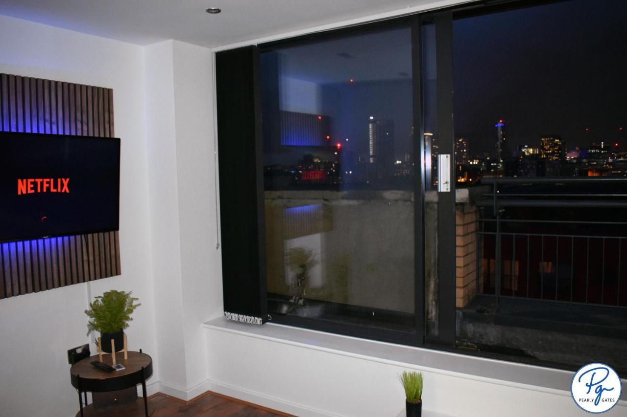 Penthouse - Amazing City Skyline Views - Balcony - Free Extra 2 Hours - Free Parking - Utilita Arena - Bullring Shopping - New St Station- Super King Size Bed برمنغهام المظهر الخارجي الصورة