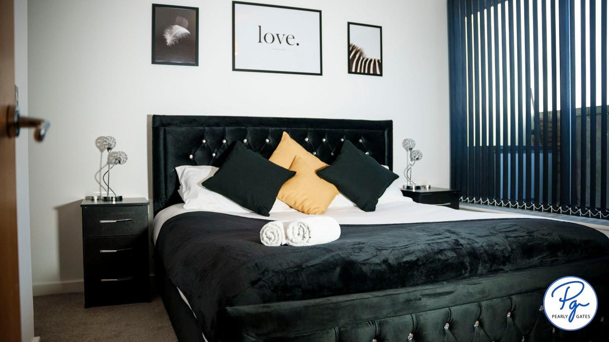 Penthouse - Amazing City Skyline Views - Balcony - Free Extra 2 Hours - Free Parking - Utilita Arena - Bullring Shopping - New St Station- Super King Size Bed برمنغهام المظهر الخارجي الصورة